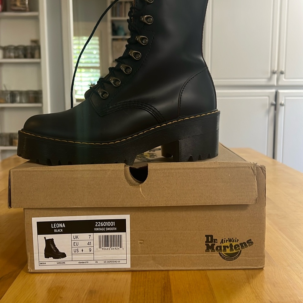 Dr Martens NIB